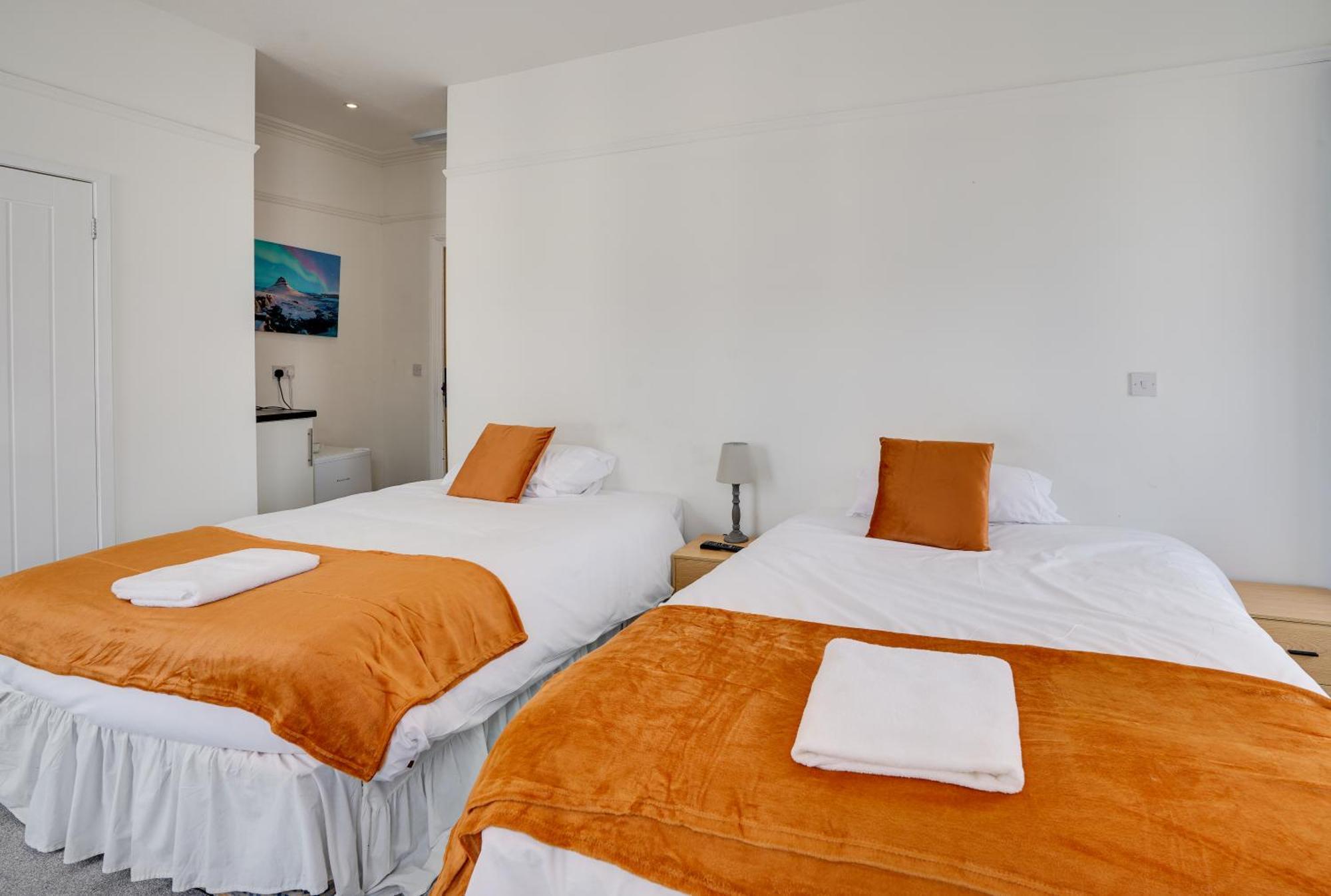 Homesly Guest Rooms, Comfortable En-Suite Guest Rooms With Free Parking And Self Check-In Berwick Upon Tweed Exterior foto